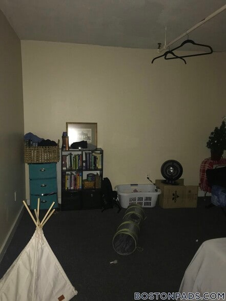 Building Photo - 19 Peterborough St