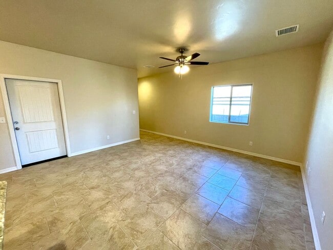 Building Photo - 2024 Built 2 Bedroom Home with 2 Car Garage!
