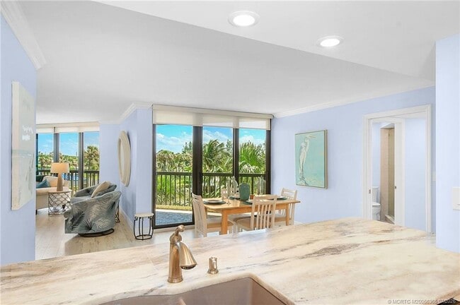 Building Photo - 9550 S Ocean Dr