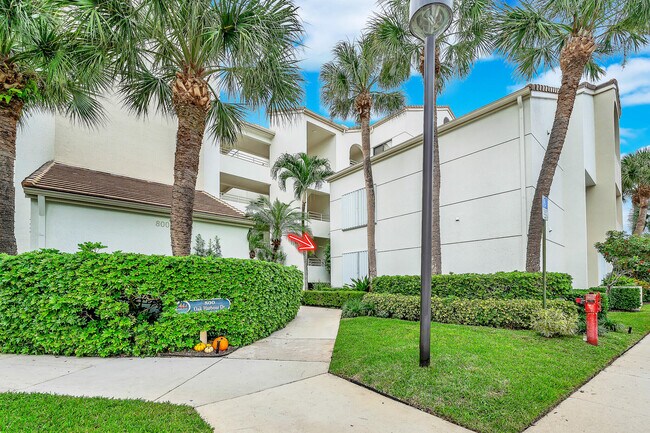 Building Photo - 827 Oak Harbour Dr