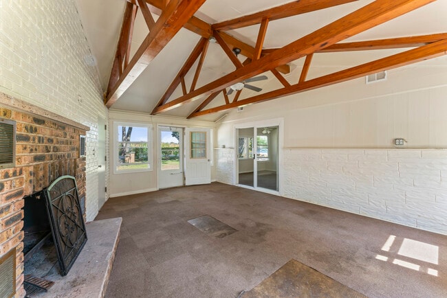 Building Photo - 4501 E Kuhn Rd