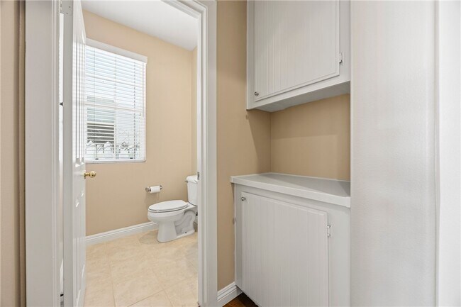 Building Photo - 56 Turnbury Ln
