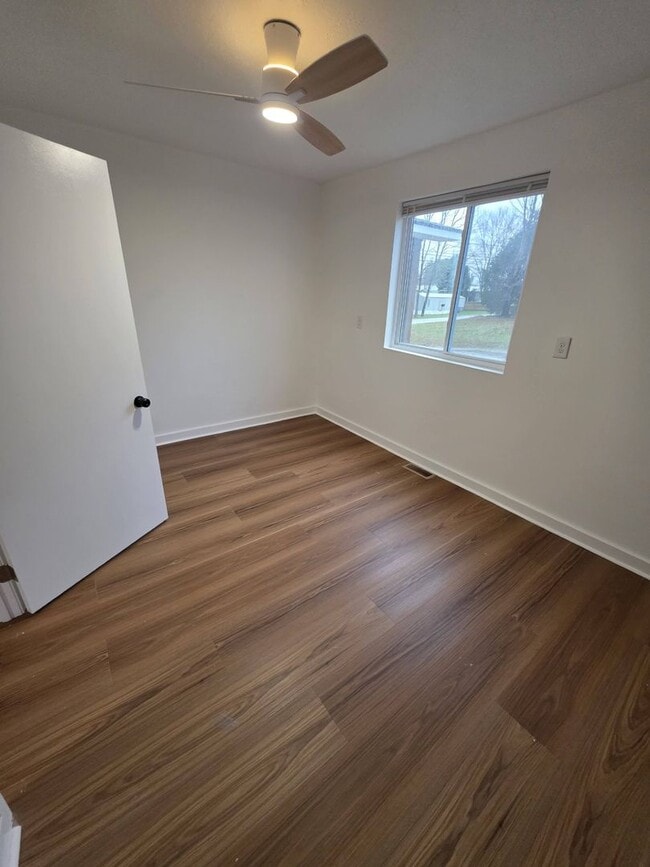 Building Photo - 986 Old Mail Rd