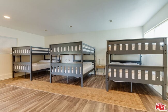 Building Photo - 11257 Collett Ave