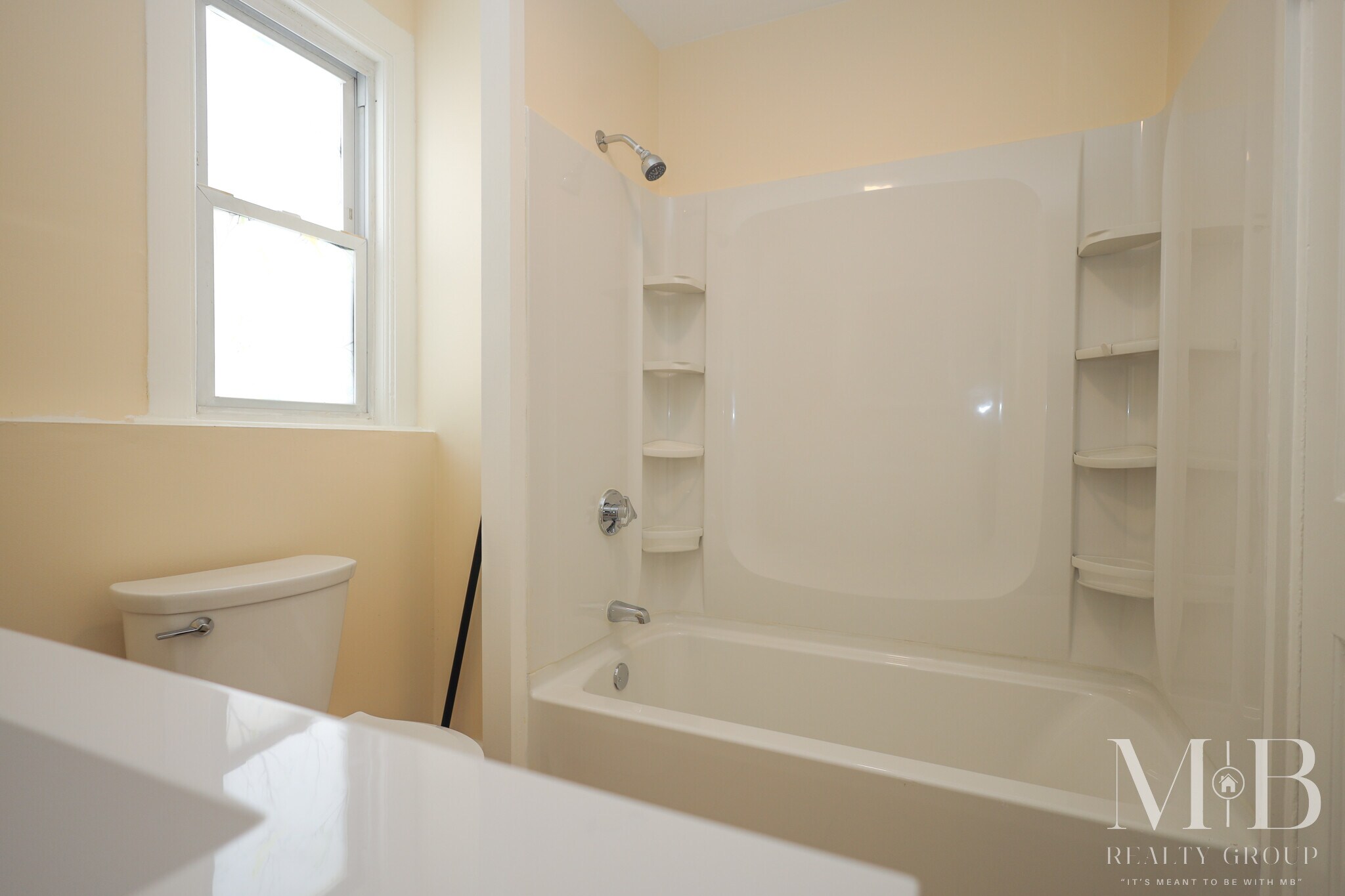 Building Photo - 110 Murdock St