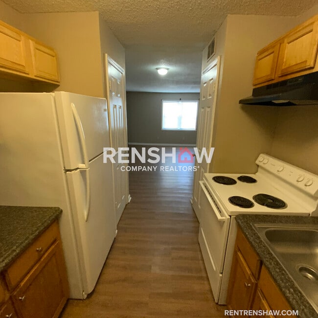 Building Photo - 1401 Meeks St