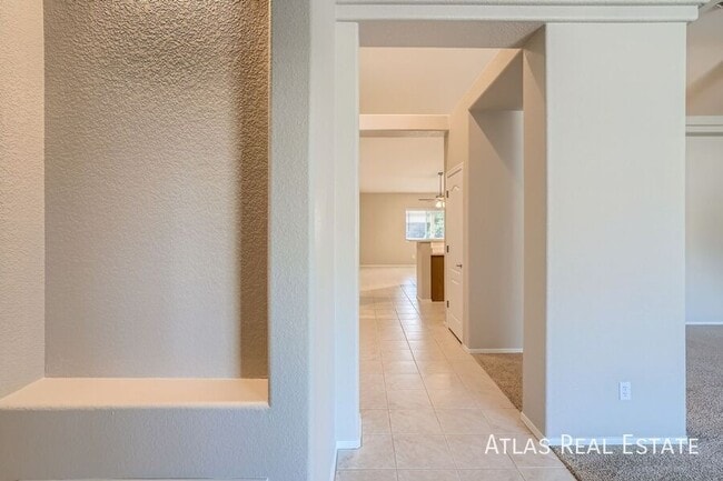 Building Photo - 8622 E Bullrider Pl