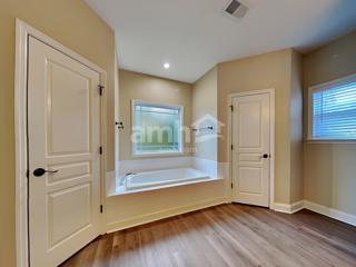 Building Photo - 181 Cotillion Crescent