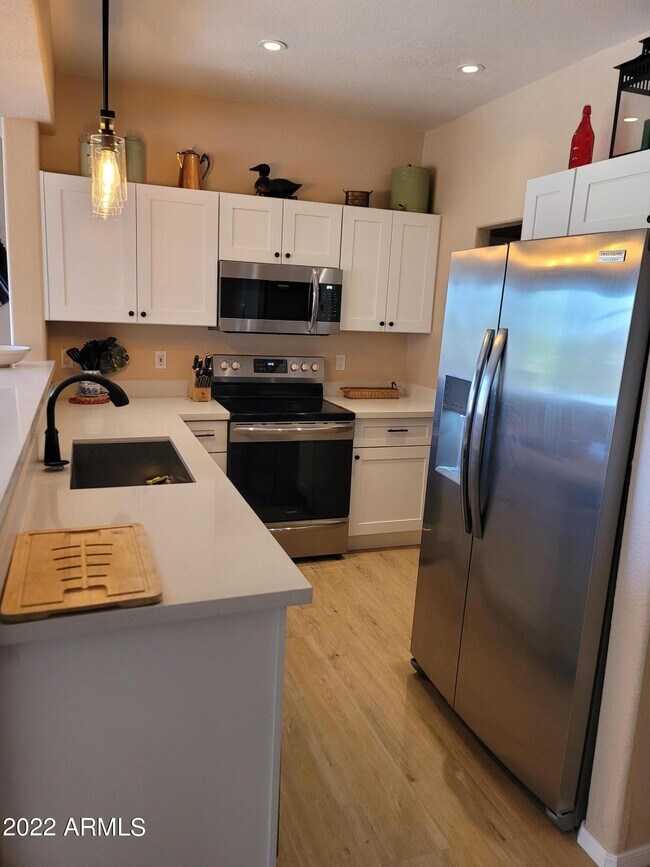 Building Photo - 16616 E Gunsight Dr