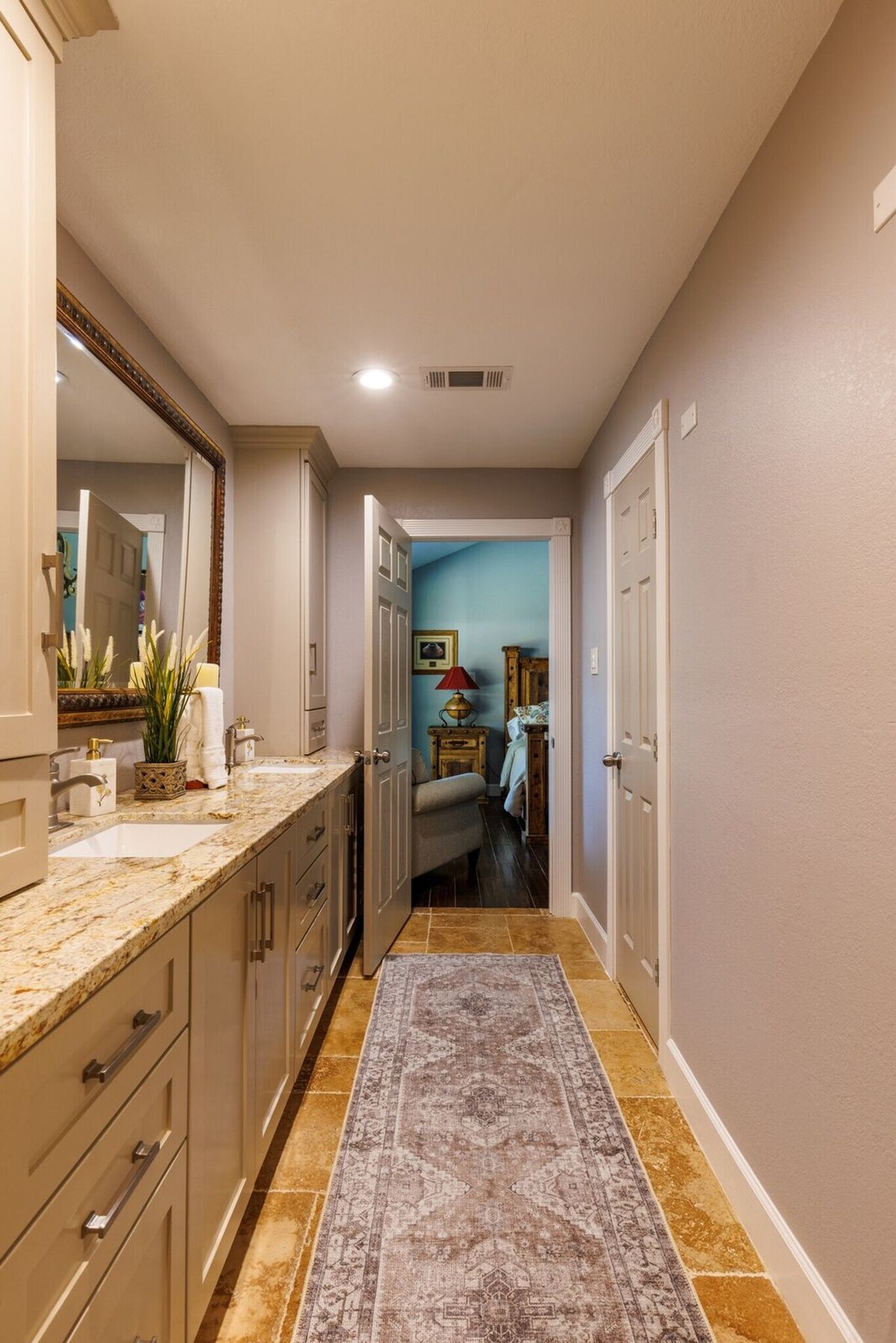 Building Photo - 15818 Val Vista Dr