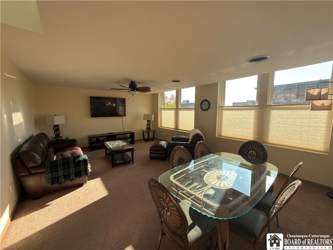 Building Photo - 100-104 E 3rd St