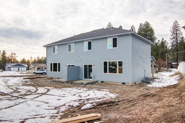 Building Photo - Modern Two Story Duplex for rent in Spokane Valley