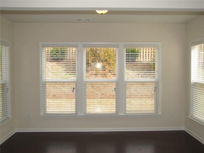 Building Photo - 462 Spring View Dr