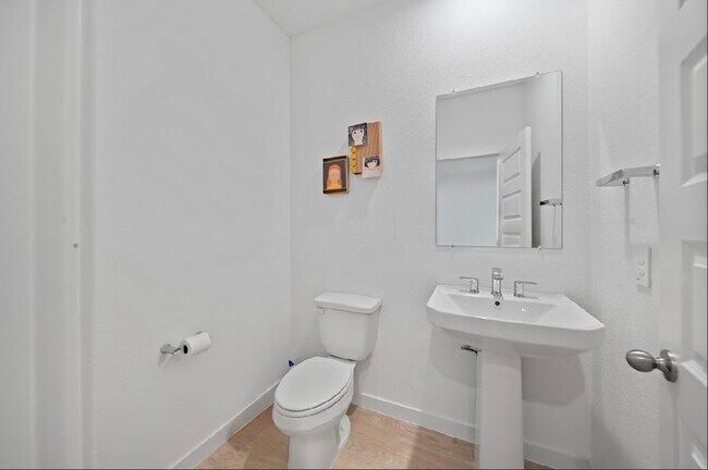 Building Photo - 3815 Pierce Pl Ln