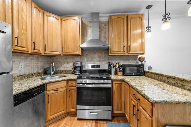 Building Photo - 258 NEW YORK Ave