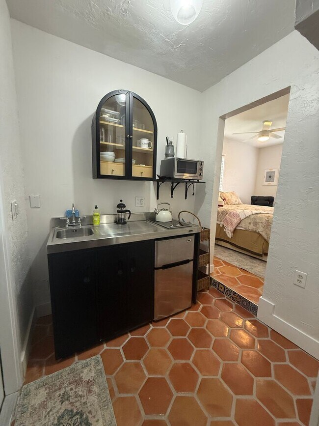 Building Photo - Greenbriar Efficiency