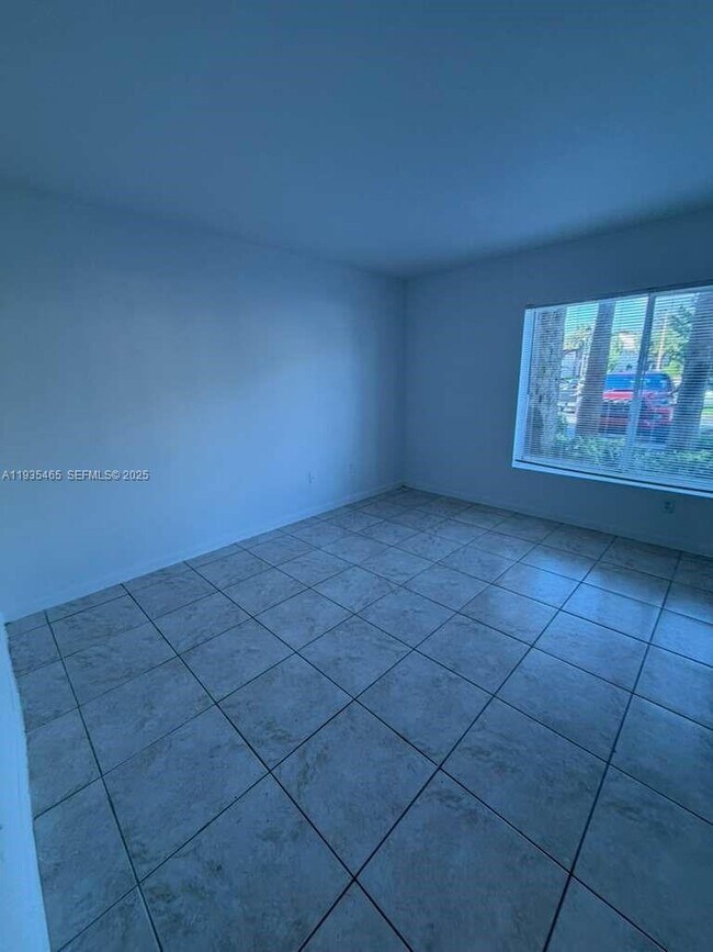 Building Photo - 815 Boynton Beach Blvd