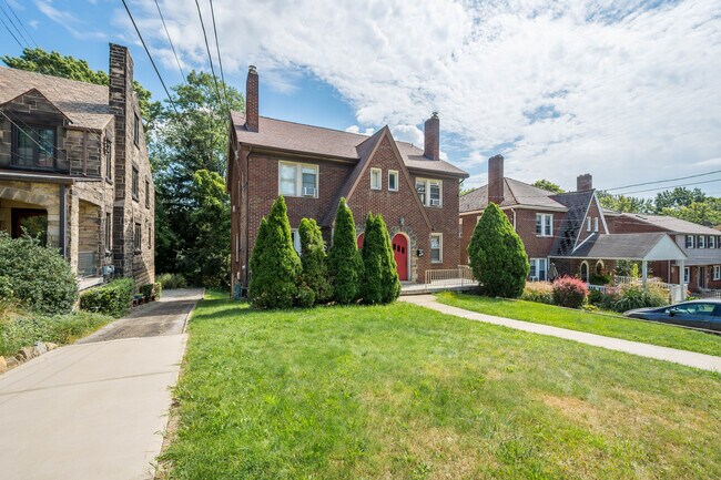 Building Photo - 161 Morrison Dr