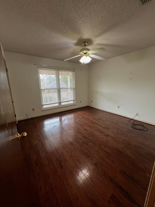 Building Photo - 203 Kimball Dr