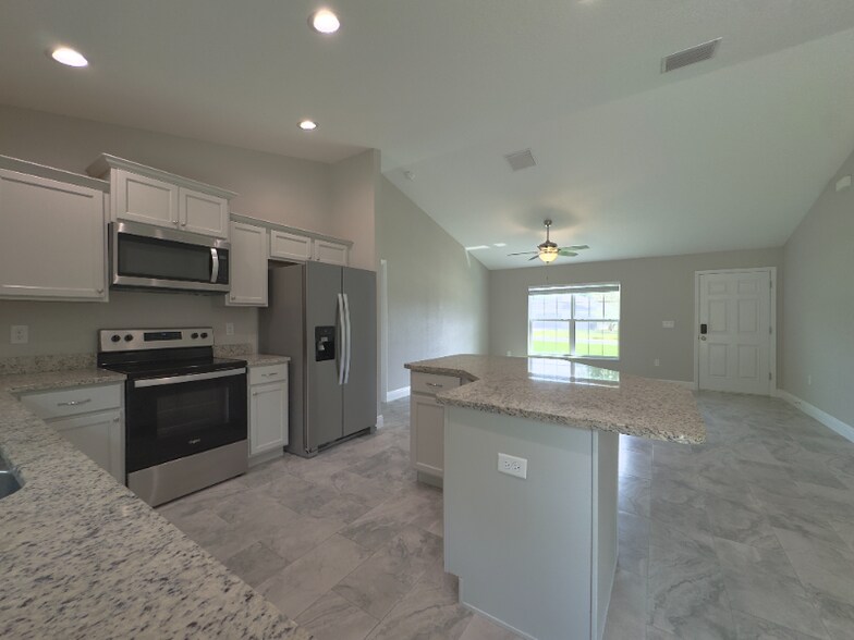 Building Photo - 13682 SW 40th Ave Rd