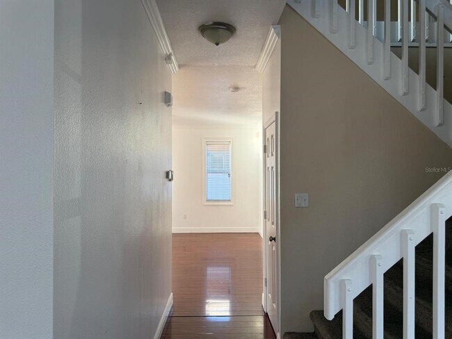 Building Photo - 3208 Fairfield Dr