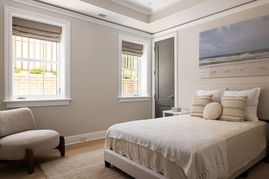 Building Photo - 27 Howard St