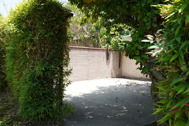 Building Photo - 3729 Boyce Ave