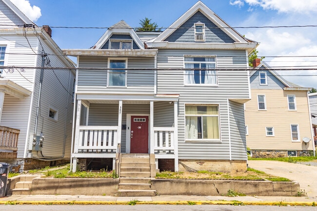 Building Photo - 385 Forest Ave