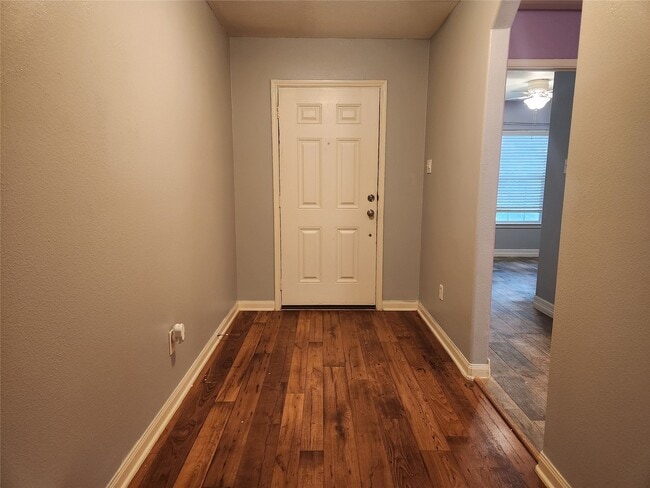 Building Photo - 303 Pine Mist Ln