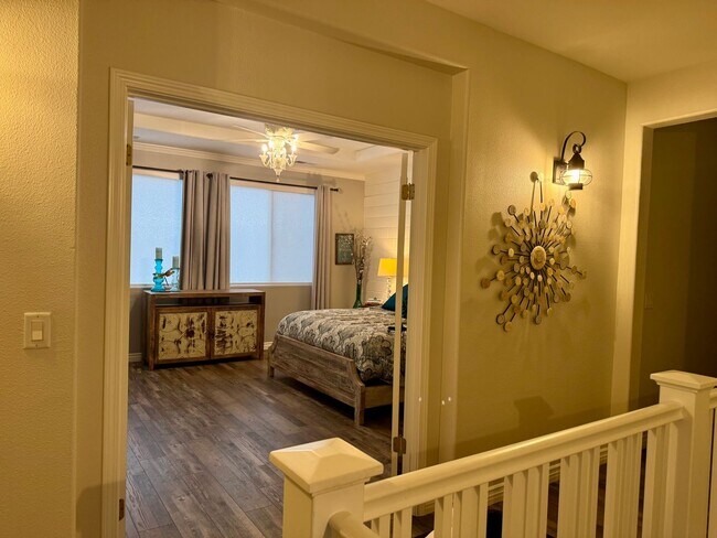 Building Photo - Beautiful 5 Bedroom, 3 Bath Home + Loft in Quail Lake, Clovis, CA