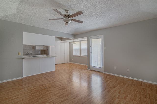 Building Photo - 833 Springhill Dr