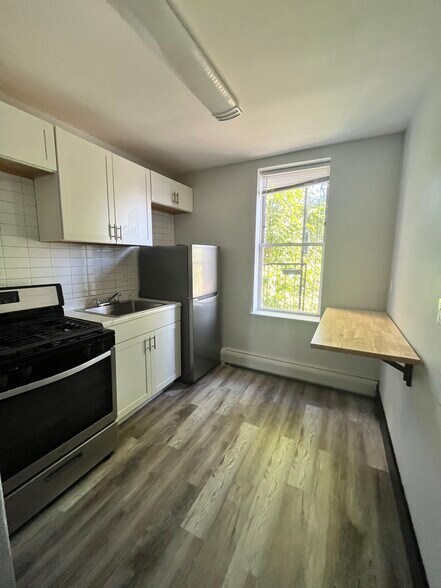 89-91 East 25th St 3 - 90 E 25th St