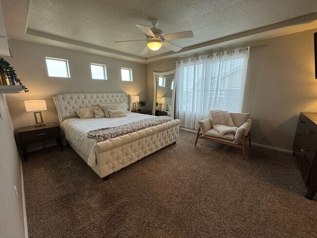 Building Photo - 3 Bedroom, 4 Bathroom Home on a Corner Lot...