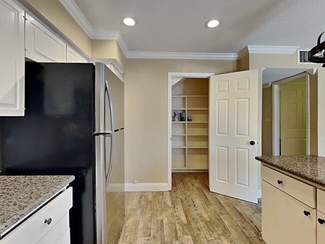 Building Photo - 12012 Leisure Dr