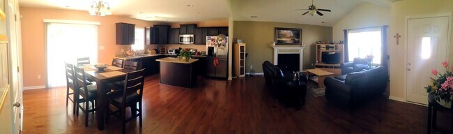 Building Photo - This beautiful home in New Bern