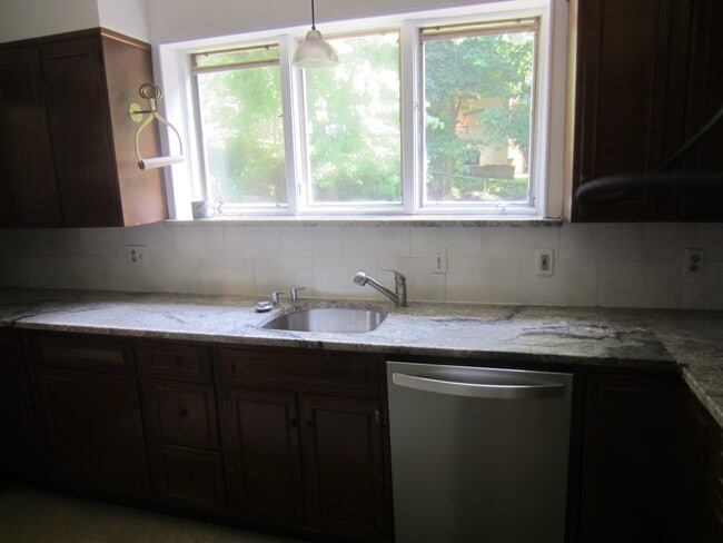 Building Photo - 110 Morningside Rd