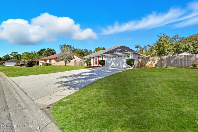 Building Photo - 14049 Broken Bow Dr N