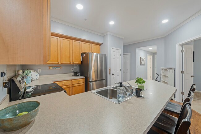 Building Photo - 5433 Village Dr NW