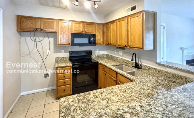 Building Photo - 319 Waters Edge Ln