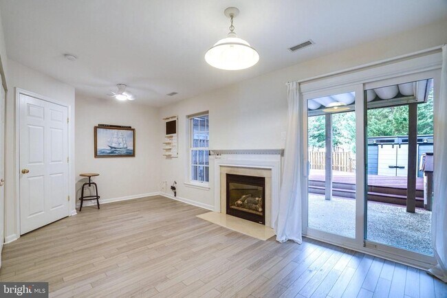 Building Photo - 7372 Ardglass Dr