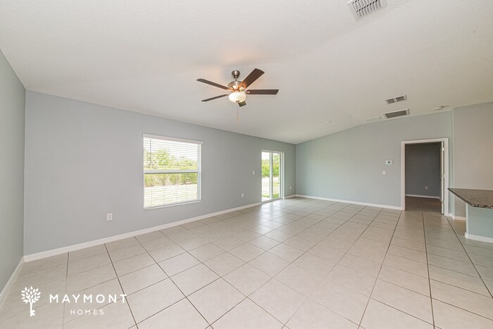 Building Photo - 4014 84th Ct E