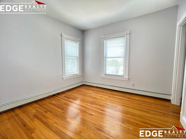 Building Photo - 283 Market St