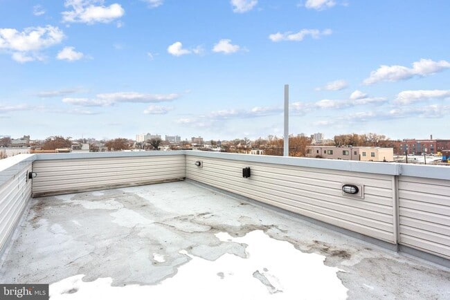 Building Photo - 1640 Edgley St