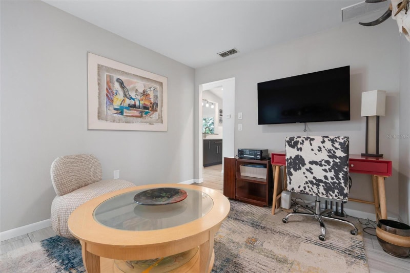 Building Photo - 226 Chartley Ct N