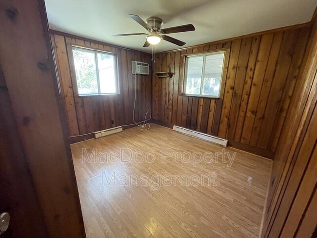 Building Photo - 900 Lakeview Pkwy