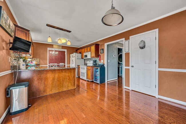 Building Photo - 221 Minnie Bell Ln