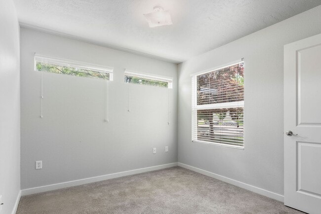 Building Photo - 208 Abraham Way