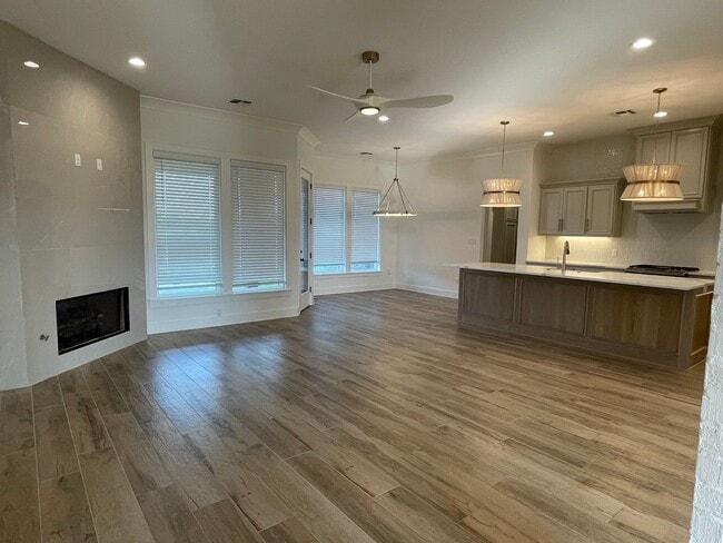 Building Photo - Tiburon newly built 2023 beauty!