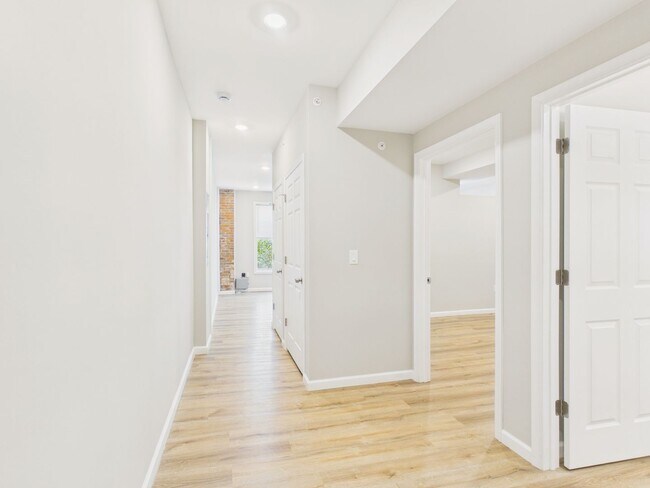 Building Photo - 1402 N 3rd St