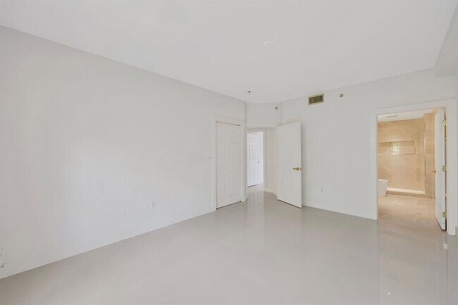 Building Photo - 1803 N Flagler Dr